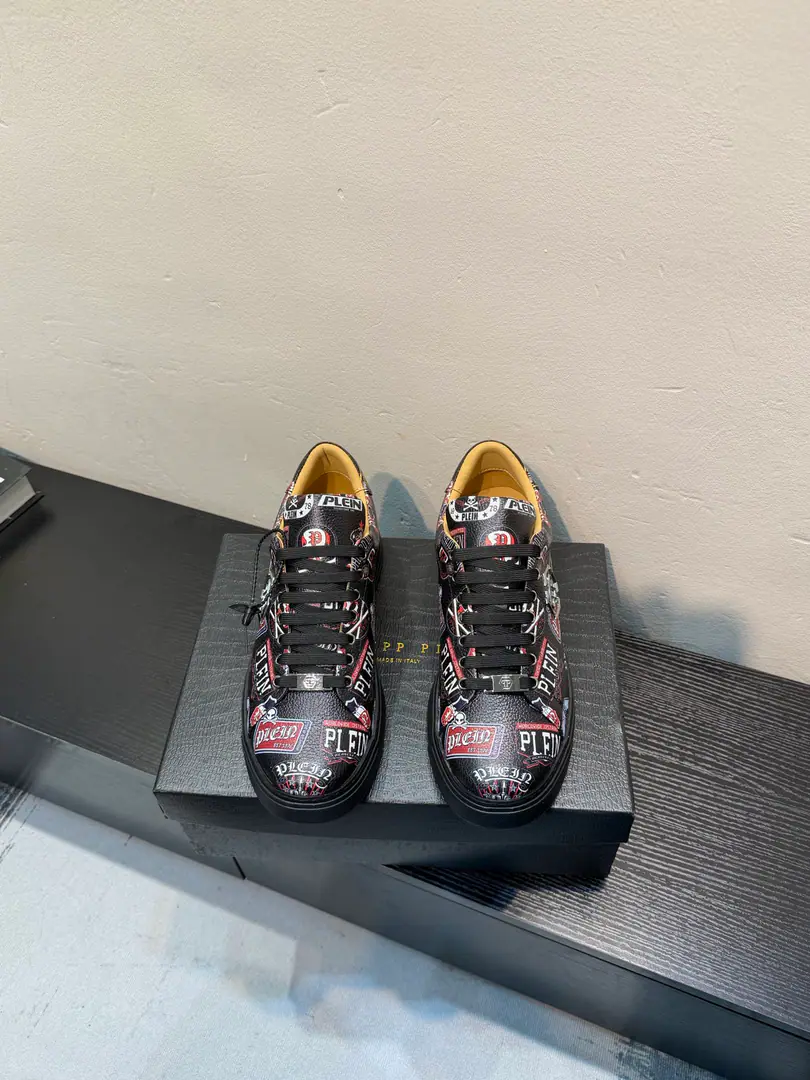 PHILIPP PLEIN-Philip.•Prynne. Prynne., Classic Return, Look at the good stuff., I'm like a cabinet., From leather to detail., It's a good one.！Feel it.🇩🇪Quality of pure manual manufacture！Extremity and respect. That's what's necessary., All with cow skin., Special hardware decoration, Just to make a more comfortable dress experience., Shoe.: Original cow skin➕In the cow's skin., Original rubber floor, A man of his own., You deserve it.！Size: 39-44（ 45Custom）