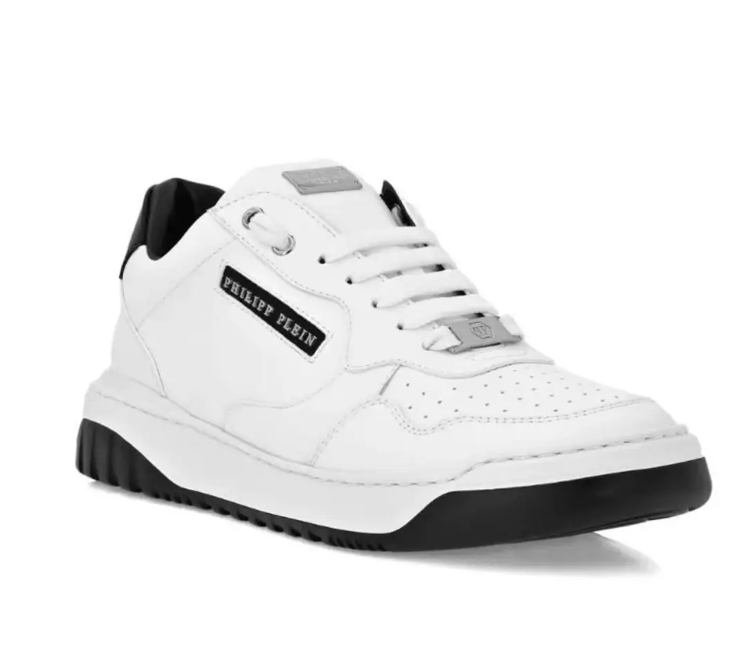 Get out of the factory. PP[PHILIP PLEIN]2026New item on the market., Top First Quality A pair of low-banded sneakers made of leather adds a little bit of a uniqueness to your shape., It's a unique outside.PPMarking, The urchins of the shoes are so comfortable., Dismantled cushions to increase comfort., Light-weight, skating-proof soles., Codes39-45 38.46Do it. Product Details One. Add some uniqueness to your look with these lo-top sneakers made of mixed hides. Check out the details.● Multicolour nappa, suede and patent● Rhinestone applications Logoed patch on the outer quarter,Perforated leather details Placed paddings for greater comfort Rubber midsole. Moulded outsole ● Inner lining and removable insole