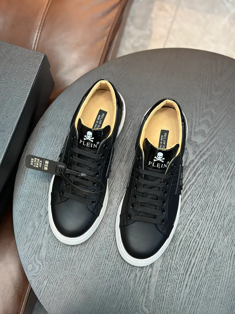 PP[PHILIPP PLEIN]Top-class originals., I'm looking for a hexagonal decoration of these napa real skins., The uniqueness of the shock-reducing sneakers.. Napa is a real piece of fabric., It's a nice, air-drinked cow., The logo with the patent is more powerful around the middle of the shoe., MetalPPAnd hexagonal patterns, It's got high technology., It's compatible with human engineering., Exceeding Quantum, The air is a relief., Solid durability modeling outside. Codes38-45