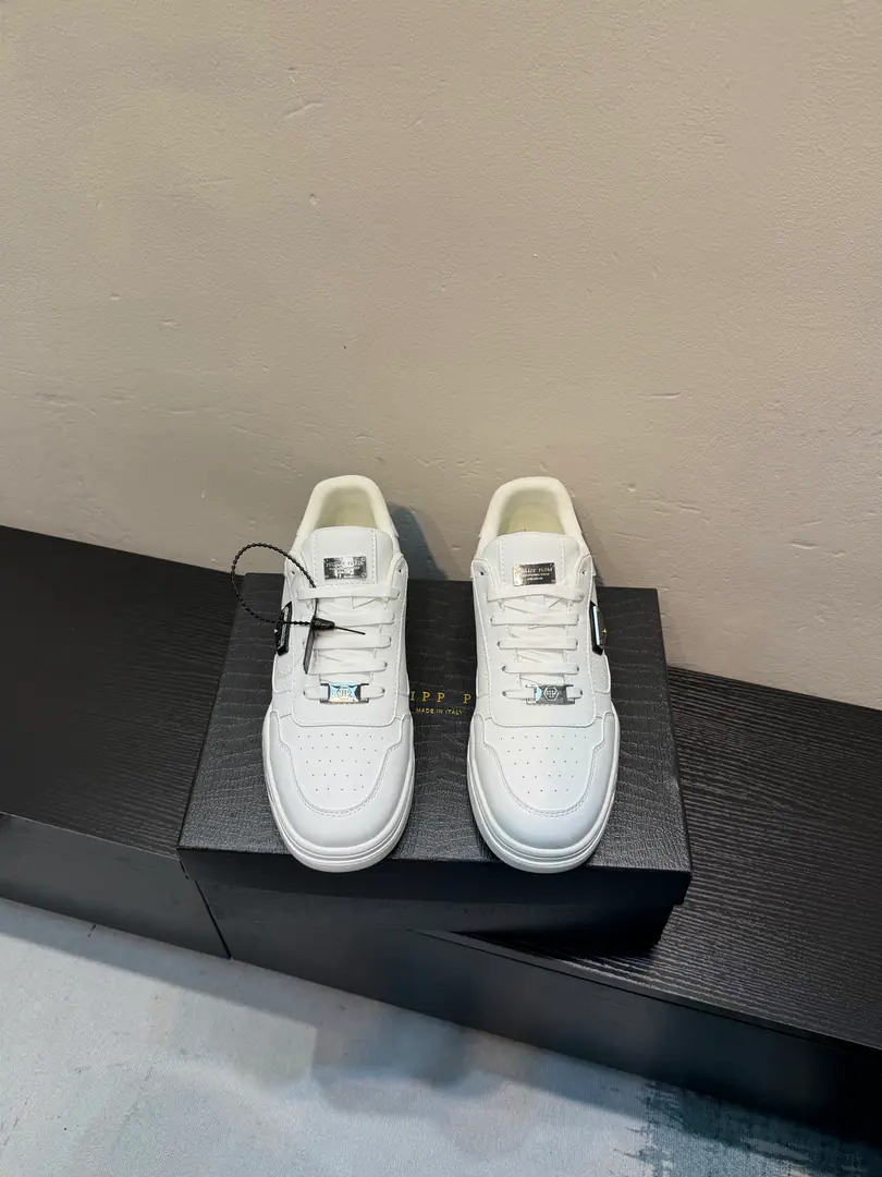 PHILIPP PLEIN-Philip.•Prynne. Prynne., Classic Return, Look at the good stuff., I'm like a cabinet., From leather to detail., It's a good one.！Feel it.🇩🇪Quality of pure manual manufacture！Extremity and respect. That's what's necessary., All with cow skin., Special hardware decoration, Just to make a more comfortable dress experience., Shoe.: Original cow skin➕In the cow's skin., Original rubber floor, A man of his own., You deserve it.！Size: 40-44（ 45Custom）