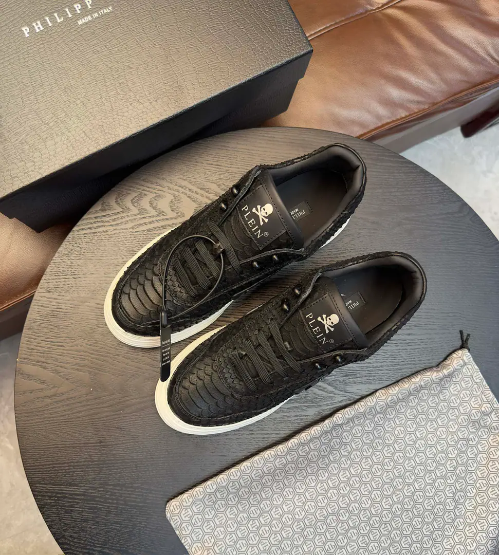 PP[PHILIPP PLEIN]Top-class originals., I'm looking for a hexagonal decoration of these napa real skins., The uniqueness of the shock-reducing sneakers.. Napa is a real piece of fabric., It's a nice, air-drinked cow., The logo with the patent is more powerful around the middle of the shoe., MetalPPAnd hexagonal patterns, It's got high technology., It's compatible with human engineering., Exceeding Quantum, The air is a relief., Solid durability modeling outside. Codes38-45
