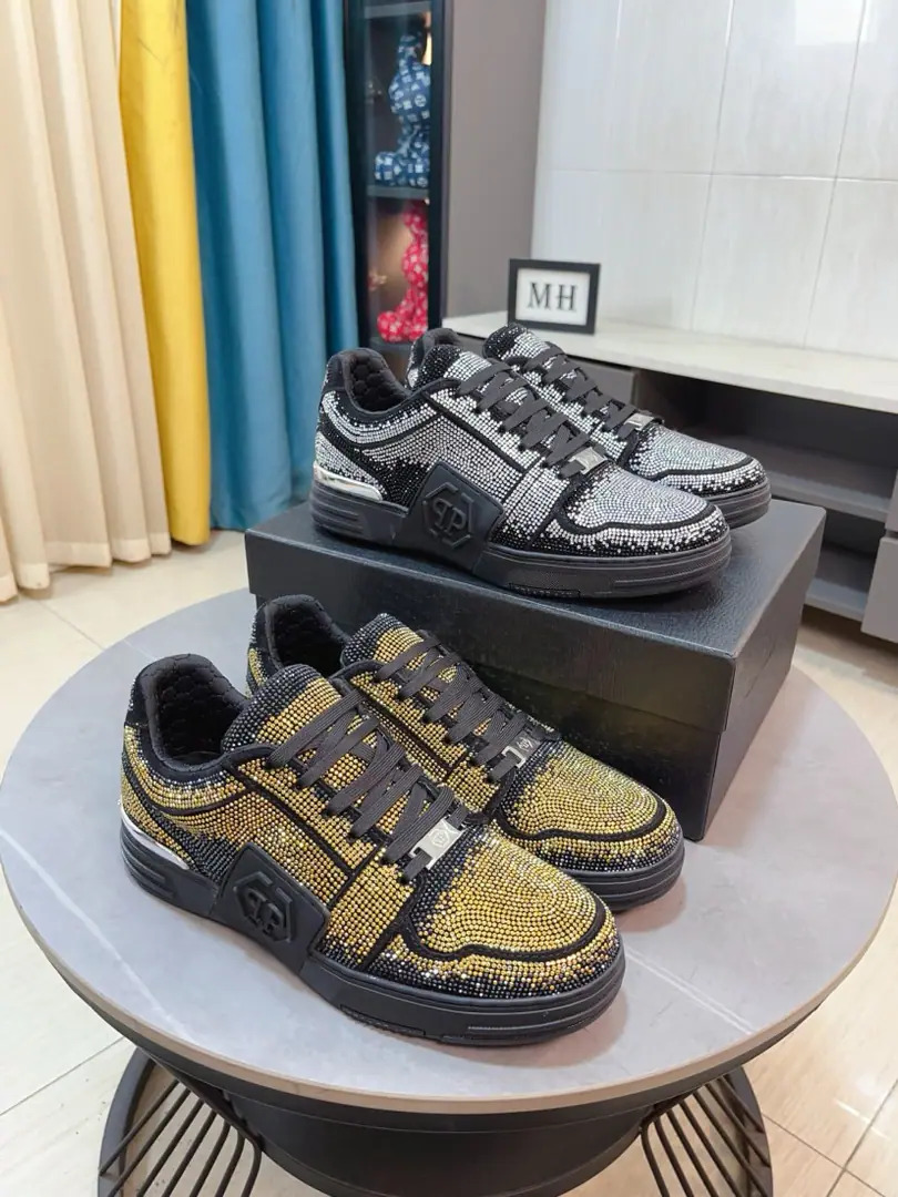 Get out of the factory.🌸🌸【PHILIPP PLEIN-】🅰GermanyPPThe new Phillips Network is on the market. 🅰🅰Perfectly shaped to build a top quality.🅰Rubber-resistant ground. 🌻The shoe-faced cow-coloured drill is custom-made for the gold., In the cow's skin., Shoes full. Stereo. Original MonoQuality🌻It's a big one. You're a good man., Fashion, New！！Absolute focus. Size: 39-44 45 46Do it.