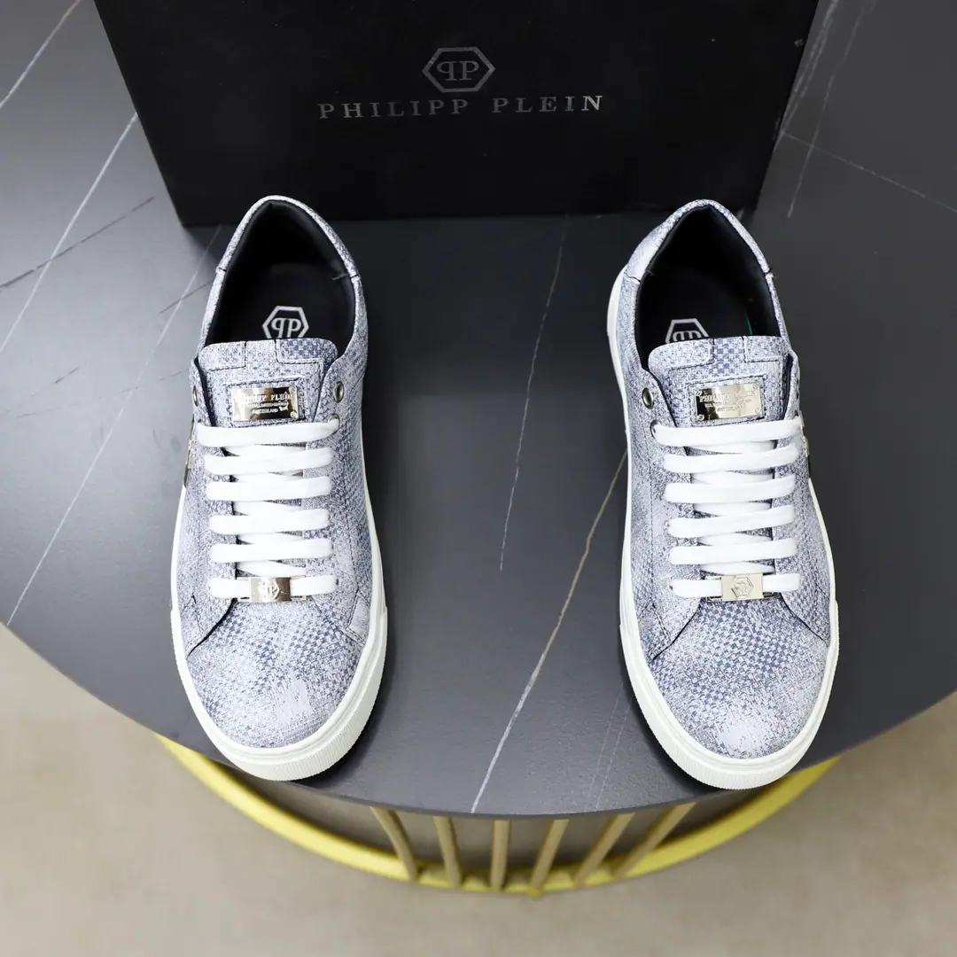Get out of the factory. PHILIPP PLEIN-Philip.•Prynne.Size: 38-44（45Custom）Plein's.🔥Look at the good stuff., I'm like a cabinet., From leather to detail., It's a good one.！Feel Germany with your heart.🇩🇪Quality of pure manual manufacture！Extremity and respect. That's what's necessary., All imported original material Special hardware decoration, Just to make a more comfortable dress experience., In the sheep's skin., The original rubber base is a requirement., You deserve it.！