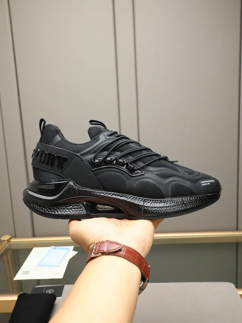 P Philipp Plein Philip.·Prayn.PPNewly rich old man's shoes.☑️ The tycoon's a bad guy.Philipp Plein Sport, These old dad shoes are putting brand-marked and renegade genes into the ground.💥 Metal claw marks on the shoe side are self-traced., The brand stamp on the shoe tongue and the back., I'm hiding a unique touch of the tide., Rejects mediocrity.. Stereo-Big-Big-Pop Shoe-style, Hard lines with their own air field., The netted leather is a mix of air and skin., The upper foot is not soft.. Backstairs are still stunned., Daily commute, There's no pressure on the blunder., It's a thicker scale., Work pants., Sports pants., The jeans are easy to match., Keep your head down and open., A man who understands.get！ ▪Fabulous.: Original leather➕The netting. ▪Uchi.: Airnets. ▪He's tall.: 4cm ▪Otsumi!: Original popcorn bubble bottom ▪Codes: 39-46(45 46I'll make sure I don't change it.)