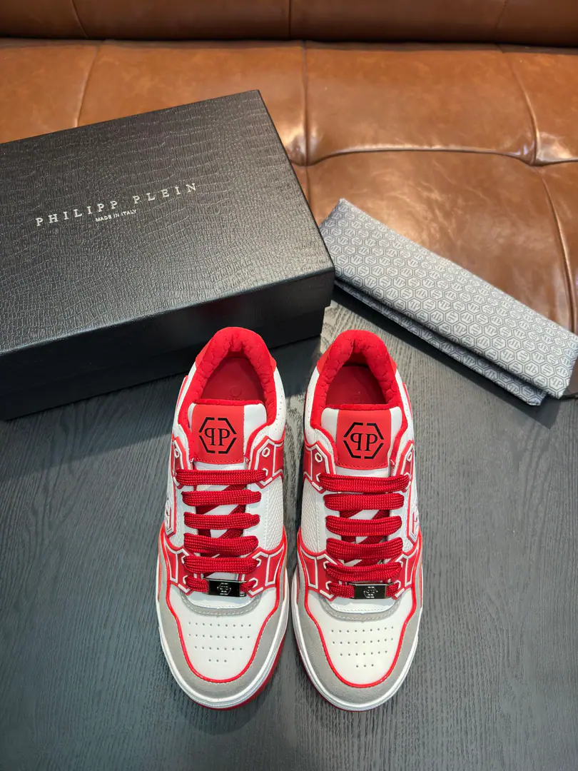 PP[PHILIP PLEIN]2025New item on the market., Top First Quality A pair of low-banded sneakers made of leather adds a little bit of a uniqueness to your shape., It's a unique outside.PPMarking, The urchins of the shoes are so comfortable., Dismantled cushions to increase comfort., Light-weight, skating-proof soles. Codes39-45 38.46Do it.