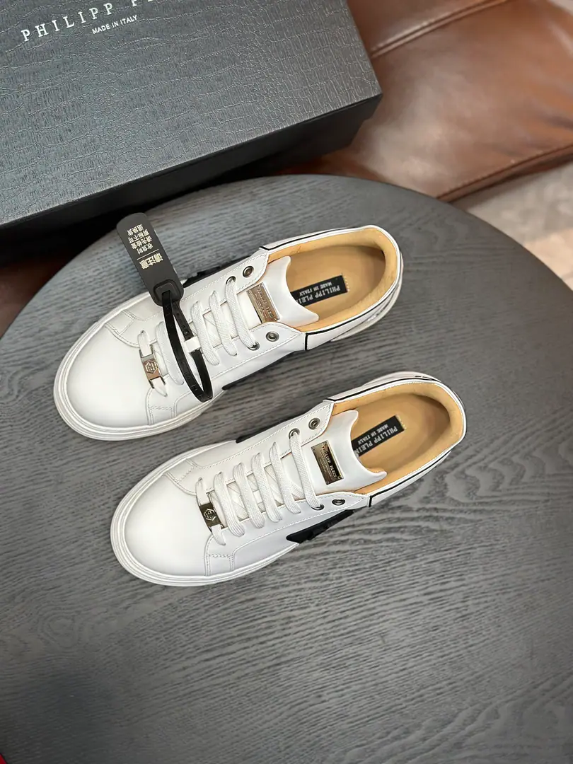PP[PHILIPP PLEIN]Top-class originals., I'm looking for a hexagonal decoration of these napa real skins., The uniqueness of the shock-reducing sneakers.. Napa is a real piece of fabric., It's a nice, air-drinked cow., The logo with the patent is more powerful around the middle of the shoe., MetalPPAnd hexagonal patterns, It's got high technology., It's compatible with human engineering., Exceeding Quantum, The air is a relief., Solid durability modeling outside. Codes38-45