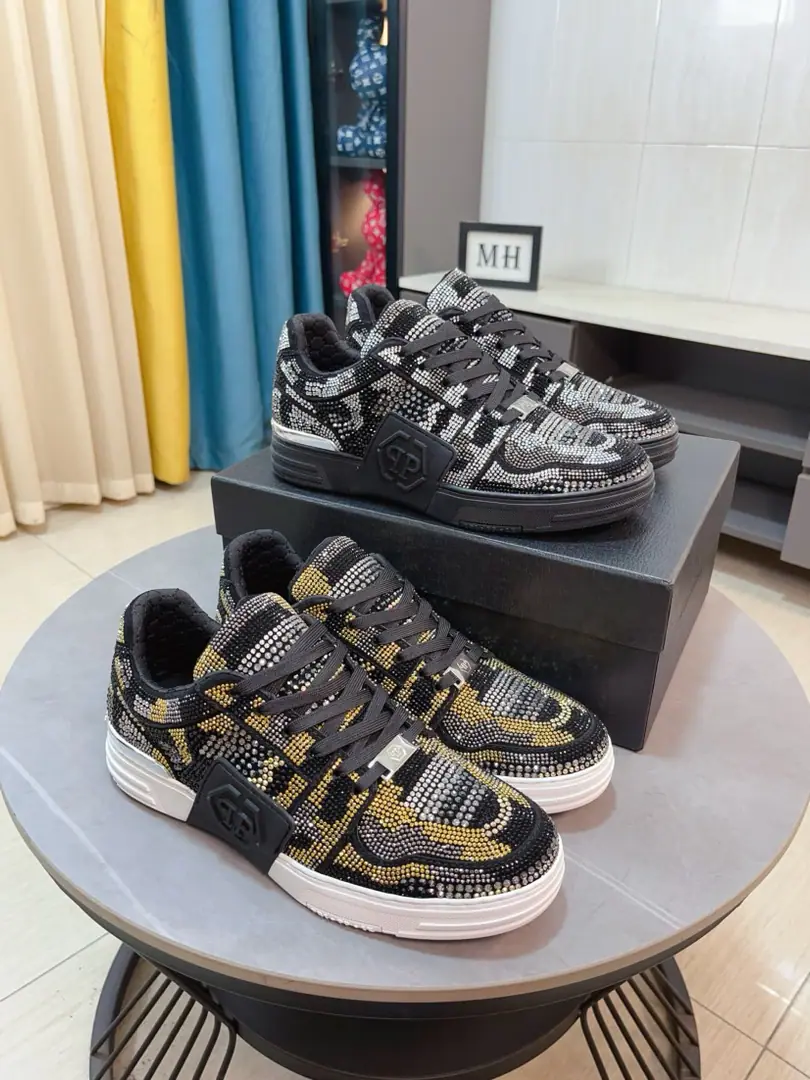 Get out of the factory.🌸🌸【PHILIPP PLEIN-】🅰GermanyPPThe new Phillips Network is on the market. 🅰🅰Perfectly shaped to build a top quality.🅰Rubber-resistant ground. 🌻The shoe-faced cow-coloured drill is custom-made for the gold., In the cow's skin., Shoes full. Stereo. Original MonoQuality🌻It's a big one. You're a good man., Fashion, New！！Absolute focus. Size: 39-44 45 46Do it.