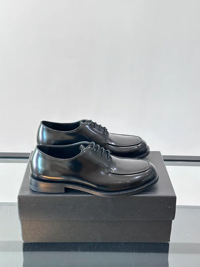Prad*Home new money.🆕 Men's school wears leisure shoes.✔️Use the black cow leather material on the head., It's full of flesh., Blank and rounded shoe head design, The original is a big-ass model., In natural cattle., The air field is to be upgraded.！ Dollar Size: 39-44（45.46Custom）