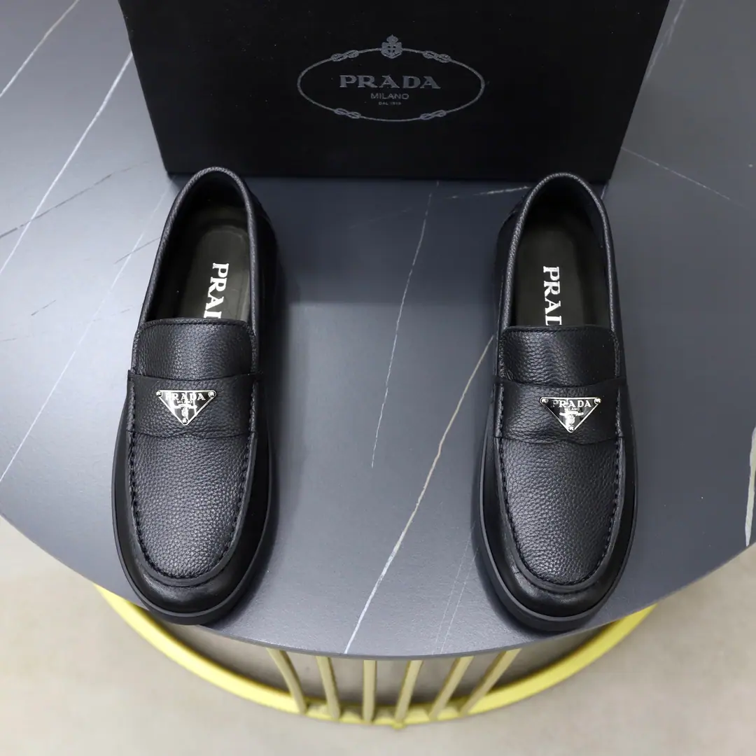 Get out of the factory. Prada.Prada The new fund's being sold simultaneously., Shoe-faced cow., In the skin of the watered cow., Original rubber floor, Perfect detail is impeccable., Standard Code39-44（45Make a reservation.）