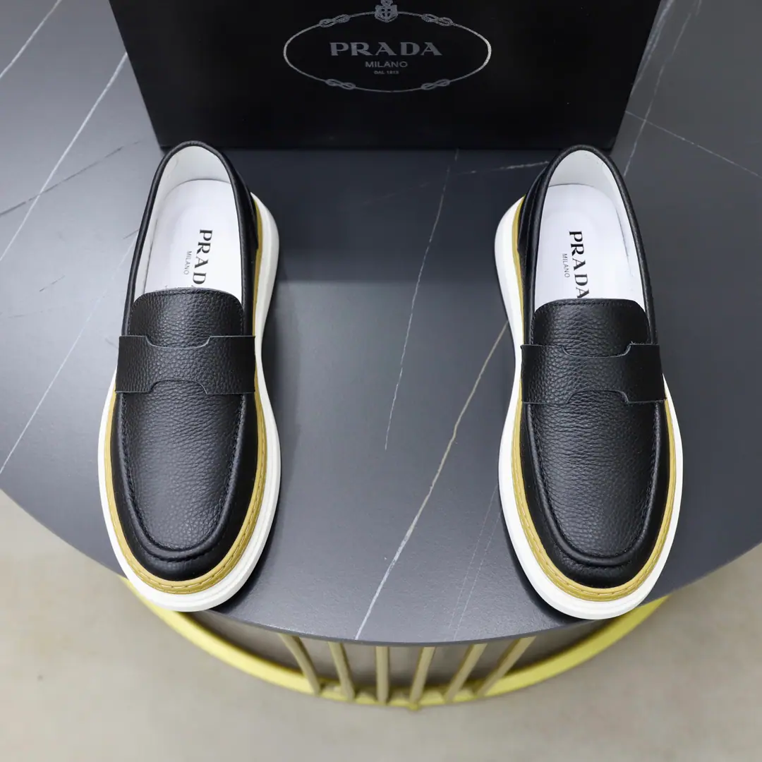 Get out of the factory. 🙅‍♂️🙅‍♂️🙅‍♂️ Brand: Prada.PRADA Standard Code: 38–44（45Make a reservation.） Level: Same as the other two. Materials: Original cow skin. Comfortable pig's skin. ♪ Lightly and oversized ♪ Type: Men's fashion shoes. Run! Sports shoes The noble luxury of the great elements. Top luxury. Colours: Physical Image Colour