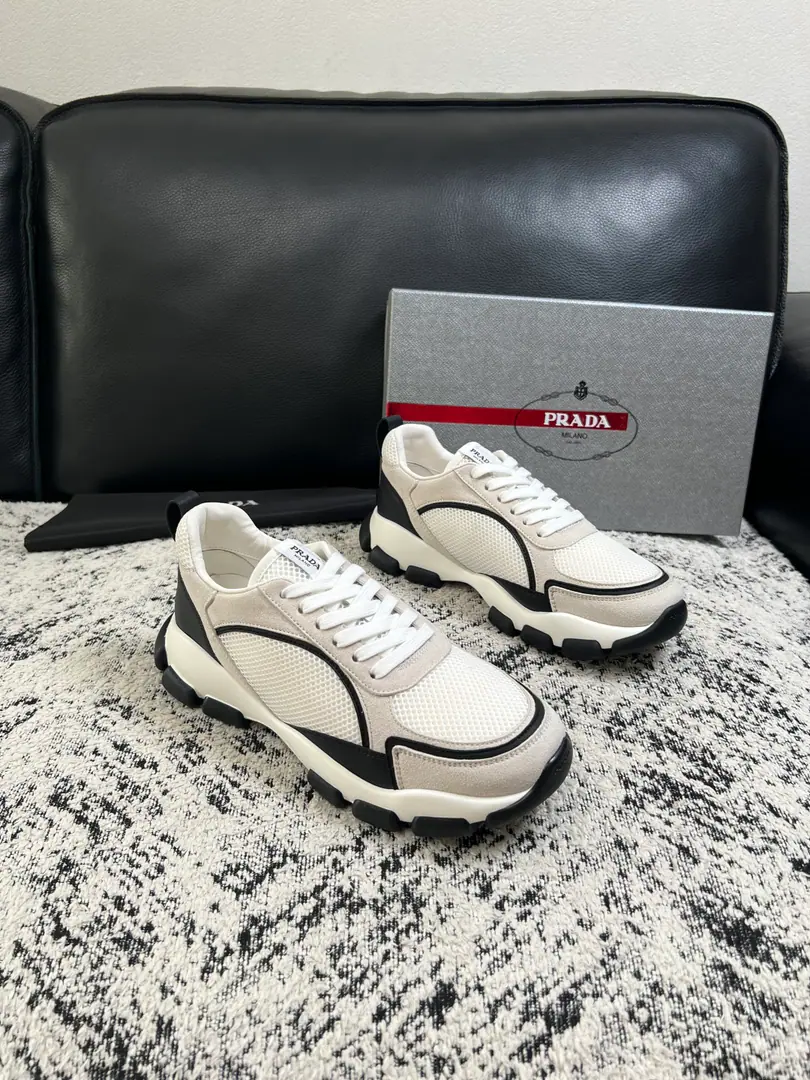 PRADA High Quality Top-level craft Prada. Synchronize cabinets Original plant configuration, Italian imports of original cow-coloured flour, I'll be comfortable importing watered cattle., Shoes under the sole.: The original factory is super comfortable with the original base., The original factory and the single. Codes 39-44（Sold 38 45 ）