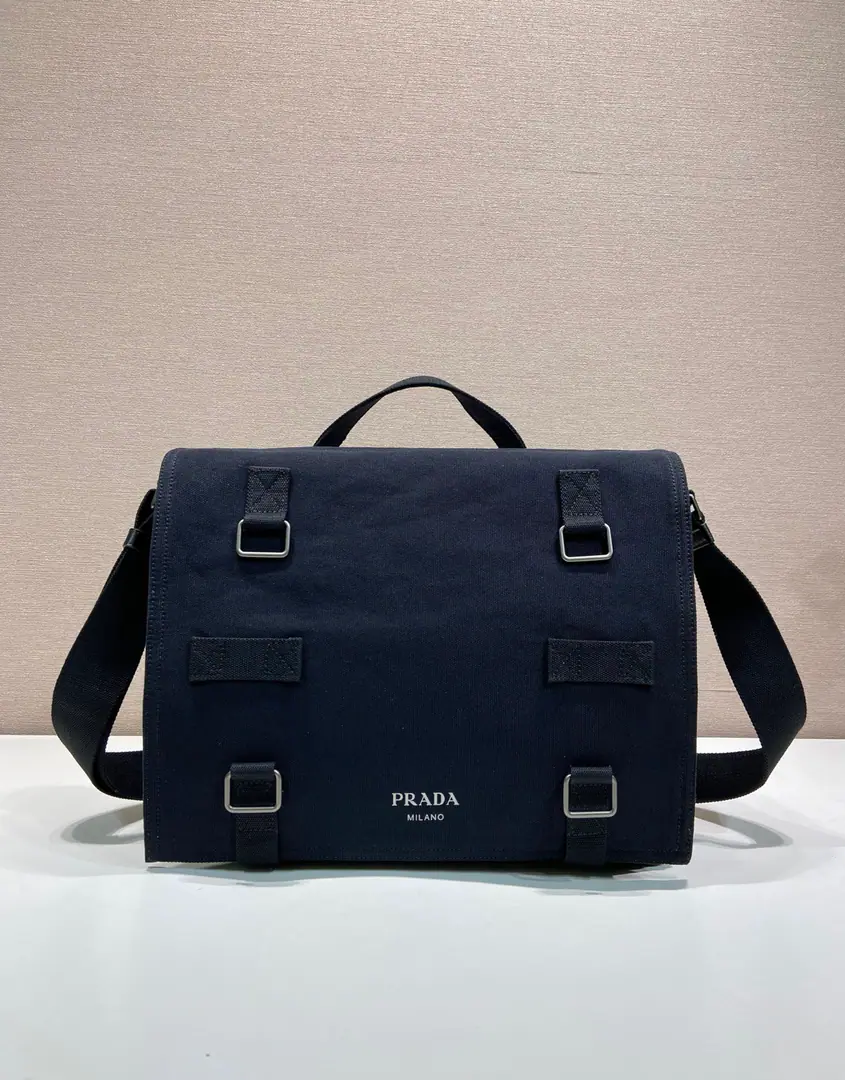 🎉New mailman bag.🎉2VD 🎉🎉 The design inspiration for this mailman canvas., It's a simple and generous shape., With a handle and a shoulder belt., A variety of ways of carrying them.. Internal Space Wide, Multiple pockets, Items sufficient to accommodate work or leisure. This very simple design makes this package multifunctional., A modern-day apparel., To turn us into a unique style.. The lady looks good., Dude., Let's get started., Another time-consuming time-out.🎉🎉 Long34xHigh29xBottom10cm🎉🎉🎉