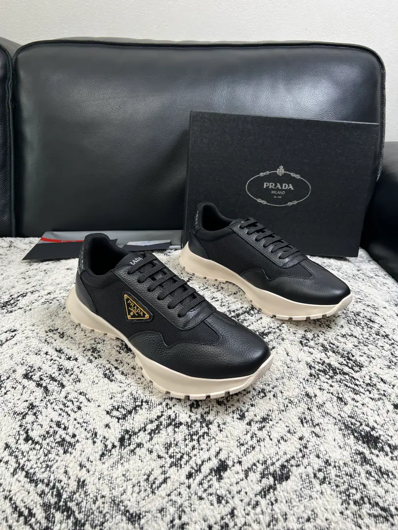 PRADA High Quality Top-level craft Prada. Synchronize cabinets Original plant configuration, Italian imports of original cow-coloured flour, I'll be comfortable importing watered cattle., Shoes under the sole.: The original factory is super comfortable with the original base., The original factory and the single. Codes 39-44（Sold 38 45 ）