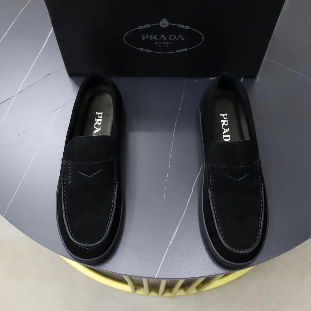 Get out of the factory. Prada.Prada The new fund's being sold simultaneously., Shoe-faced cow., In the skin of the watered cow., Original rubber floor, Perfect detail is impeccable., Standard Code39-44（45Make a reservation.）