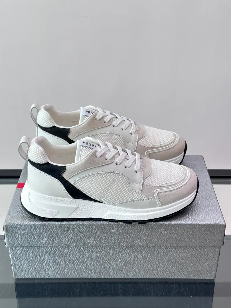 👟PradaNebula sneakers, Use airnet+Leather Collapse, Janey has a sense of understanding.✨, White rubber soles are comfortable and durable., I wear a regular dress or a light exercise.OK！Both the tongue and the side of the shoe.PradaMarking, Full Details, Fashionable and practical, The Tide Man needs a single item.！💙 size: 39-45