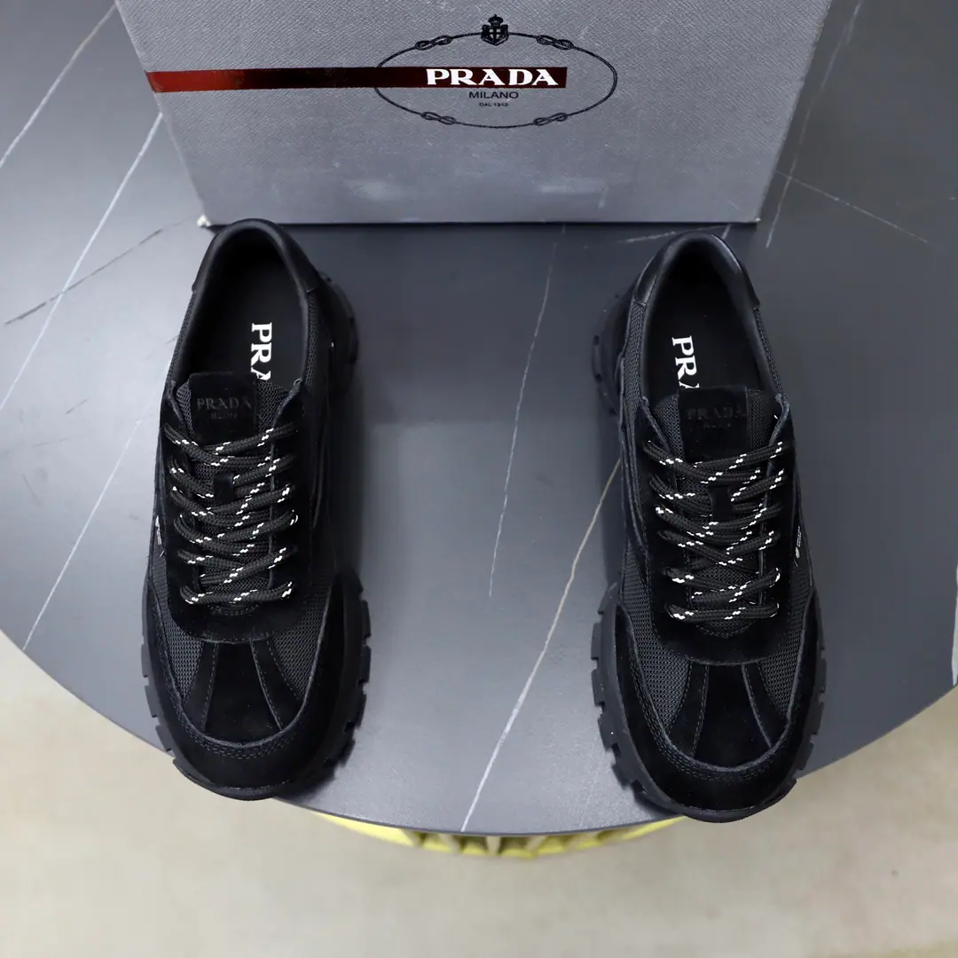 Get out of the factory. 🙅‍♂️🙅‍♂️🙅‍♂️ Brand: Prada.PRADA Standard Code: 38–44（45Make a reservation.） Level: Same as the other two. Materials: Original cow skin. In the comfort of the cow's skin. ♪ Lightly and oversized ♪ Type: Men's fashion shoes. Run! Sports shoes The noble luxury of the great elements. Top luxury. Colours: Physical Image Colour