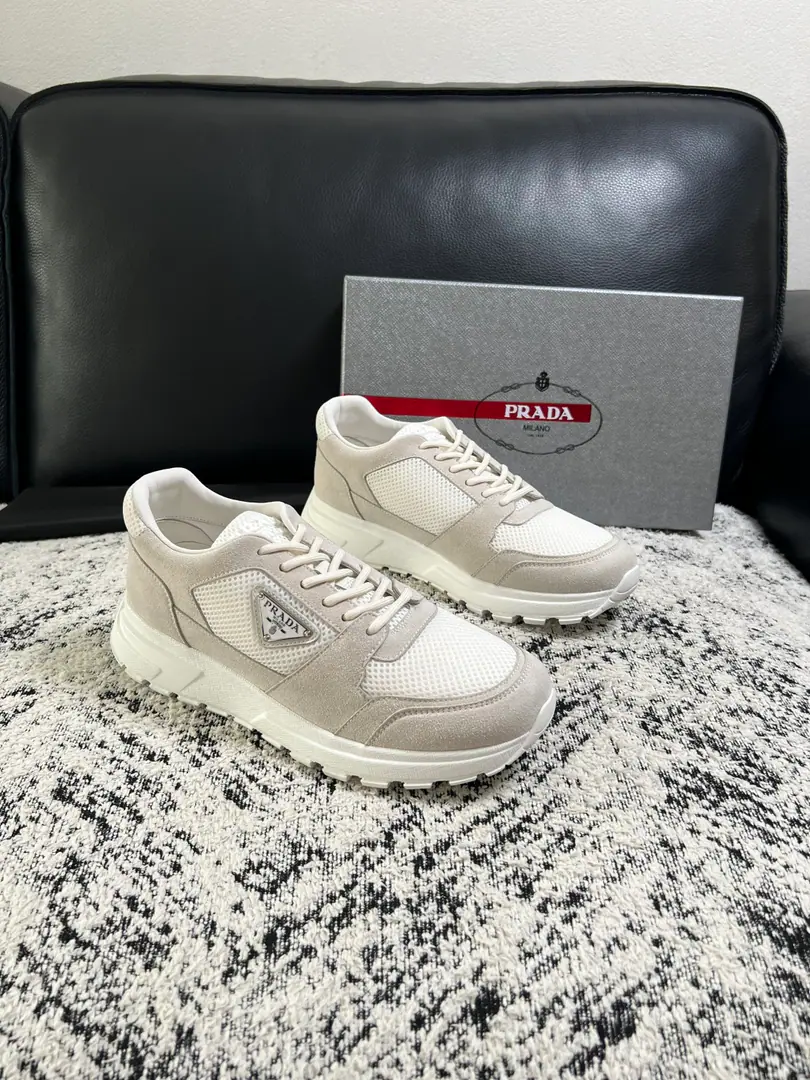 PRADA High Quality Top-level craft Prada. Synchronize cabinets Original plant configuration, Italian imports of original cow-coloured flour, I'll be comfortable importing watered cattle., Shoes under the sole.: The original factory is super comfortable with the original base., The original factory and the single. Codes 39-44（Sold 38 45 ）