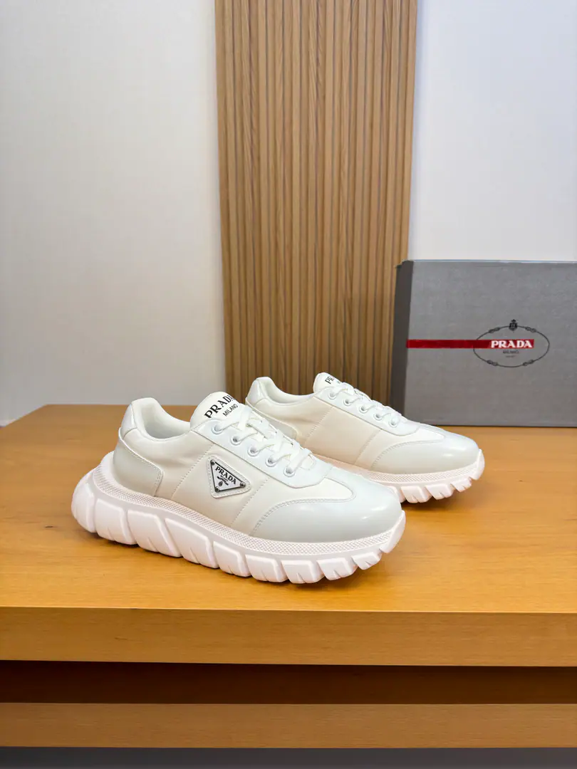 【 PRADA】Prada. High-end quality Original List·Leisure sports shoes Shoe.: 🔝Open the bouquet., The brand of high-sight sails., Shoes..The brand of the car.logoMetal buttons Uchi.: Brand canvas., Foot.. Water-tied cow skin. Otsumi!: It's so light.TPUBubbles; Form Super-high-quality control.·- I'm doing a little work.: Highlight(High-end·- How expensive.·Slot) Size: 38-44（45, Make a reservation.)·PRD0195
