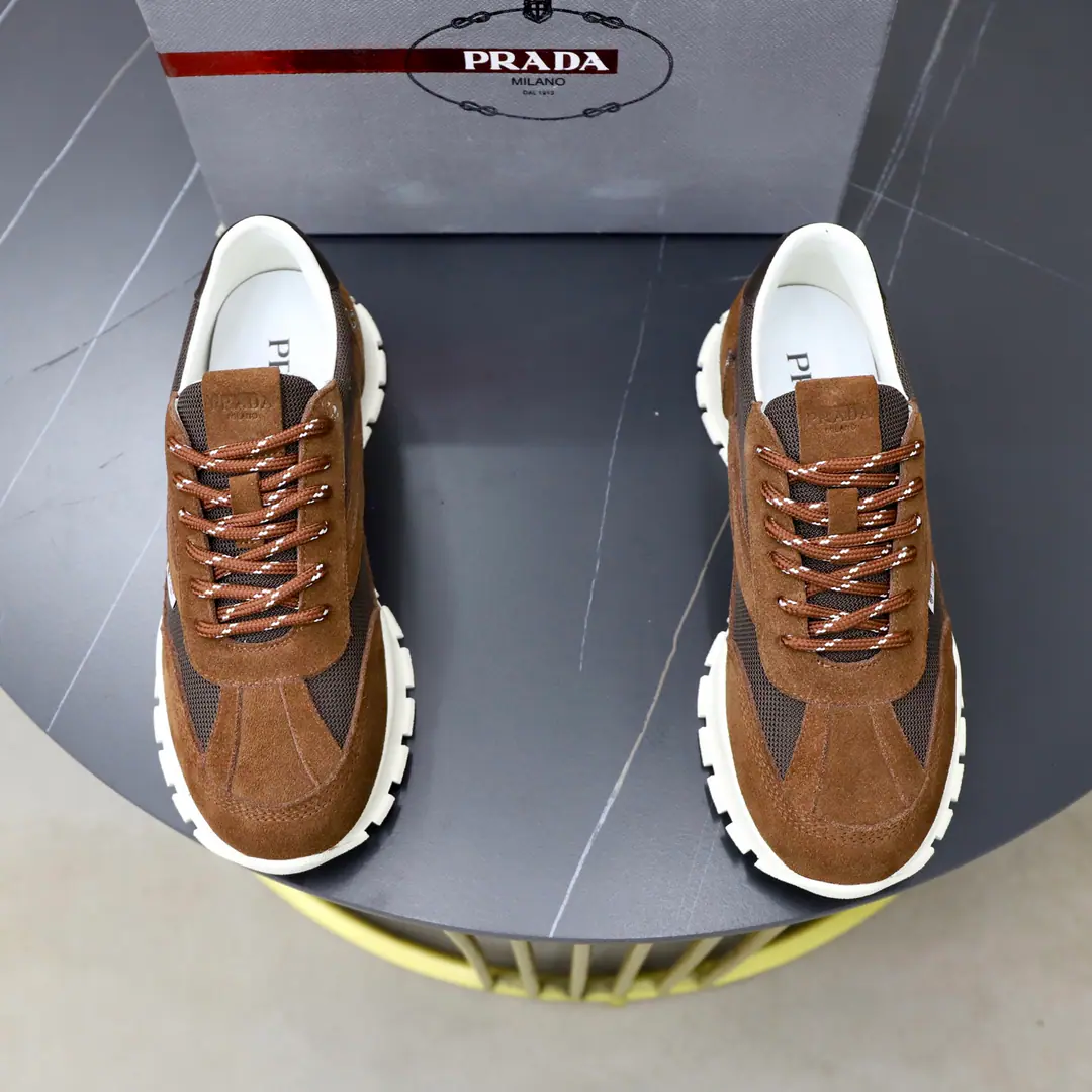 Get out of the factory. 🙅‍♂️🙅‍♂️🙅‍♂️ Brand: Prada.PRADA Standard Code: 38–44（45Make a reservation.） Level: Same as the other two. Materials: Original cow skin. In the comfort of the cow's skin. ♪ Lightly and oversized ♪ Type: Men's fashion shoes. Run! Sports shoes The noble luxury of the great elements. Top luxury. Colours: Physical Image Colour