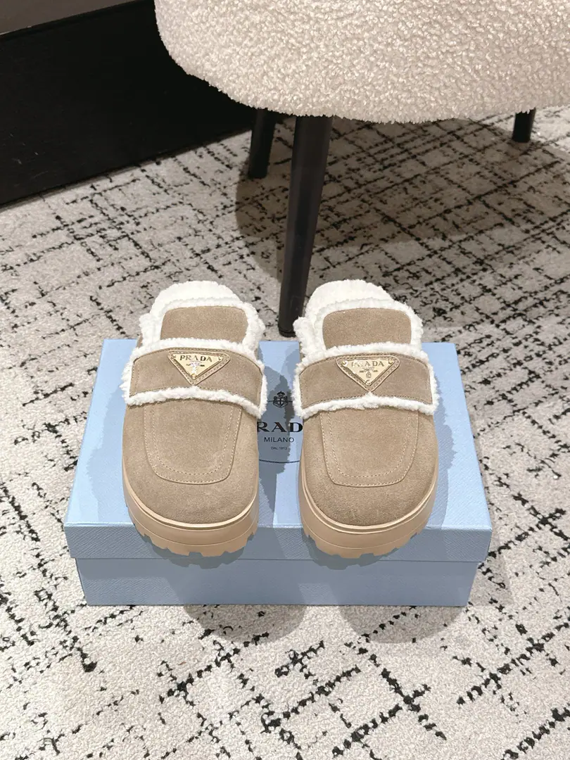 🏧𝐏𝐑𝐀𝐃𝐀The top triangle is Nironwalda, and the snow party is a big, dark, snow-headed metal gear.！ Fancy swirling cow refrigerates. In the blue wool of the Australian sheep./Foot. OriginaltpuRubber Bottom Size35-41 [40.41Custom]