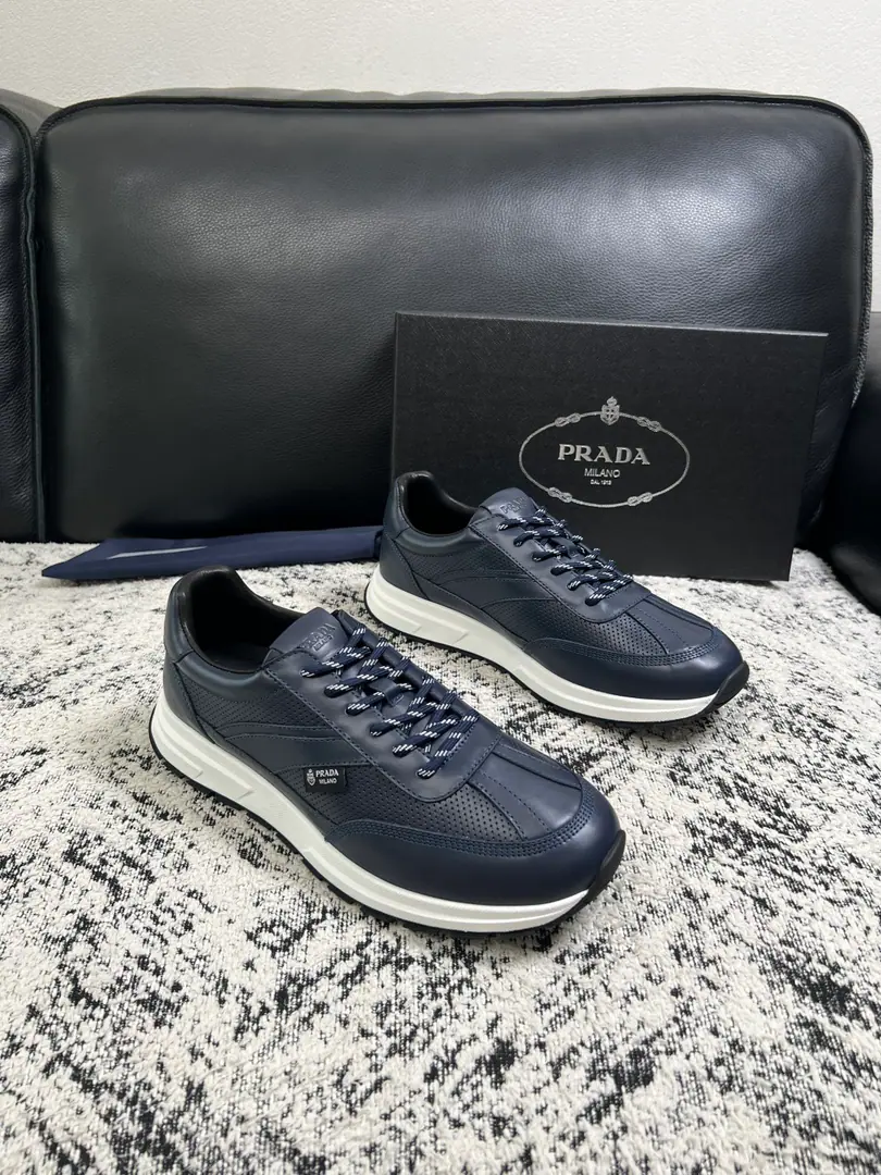 Prada Top-level craft, Prada. Synchronize cabinets, The original plant was equipped with Italian beef-coloured fabric., Imported cattle mats., I'm comfortable with air., Shoes under the sole.: The original plant is used for the original base., The original factory and the single. High Quality Welcome to the comparison., Codes 38-44（Make a reservation. 45 46 ）