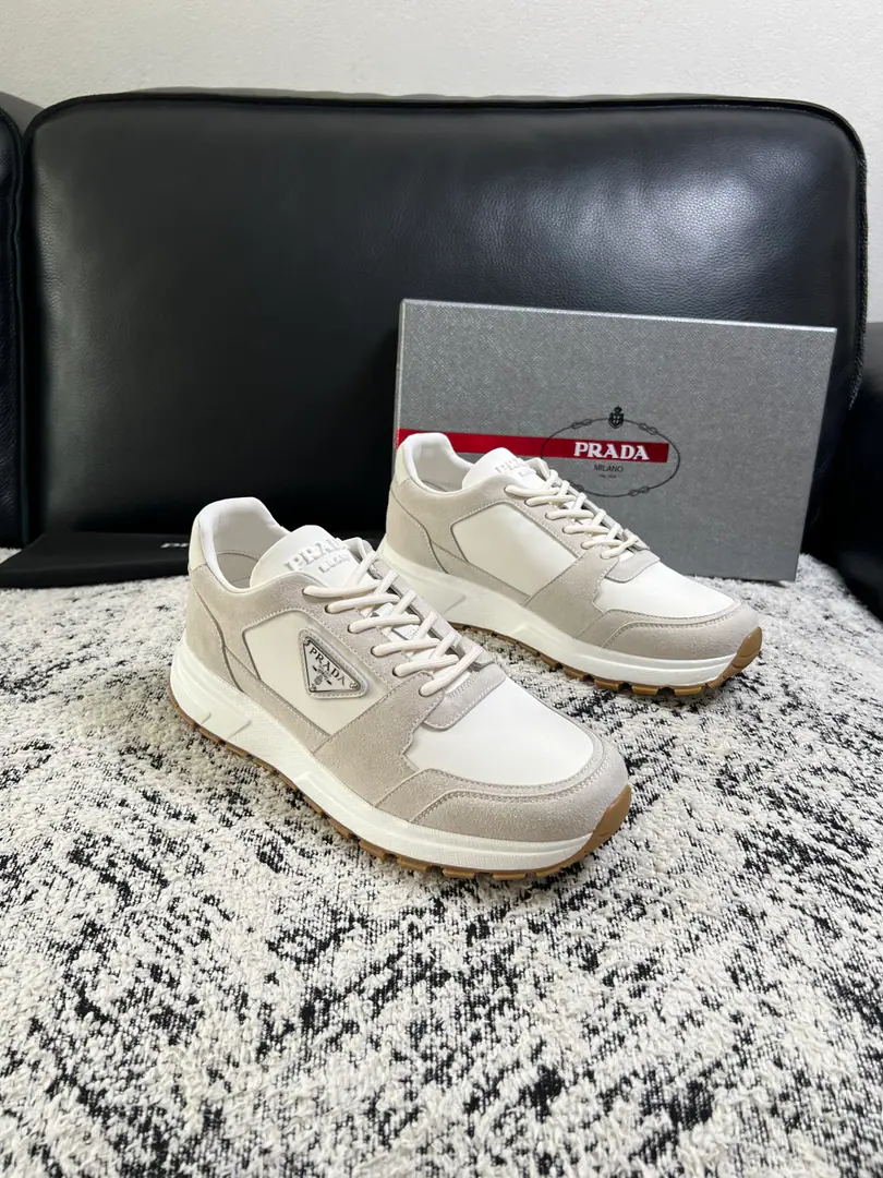 PRADA High Quality Top-level craft Prada. Synchronize cabinets Original plant configuration, Italian imports of original cow-coloured flour, I'll be comfortable importing watered cattle., Shoes under the sole.: The original factory is super comfortable with the original base., The original factory and the single. Codes 39-44（Sold 38 45 ）