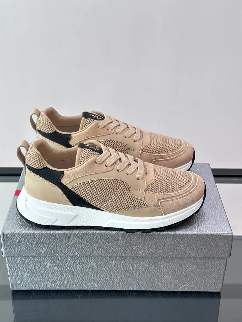 👟PradaNebula sneakers, Use airnet+Leather Collapse, Janey has a sense of understanding.✨, White rubber soles are comfortable and durable., I wear a regular dress or a light exercise.OK！Both the tongue and the side of the shoe.PradaMarking, Full Details, Fashionable and practical, The Tide Man needs a single item.！💙 size: 39-45