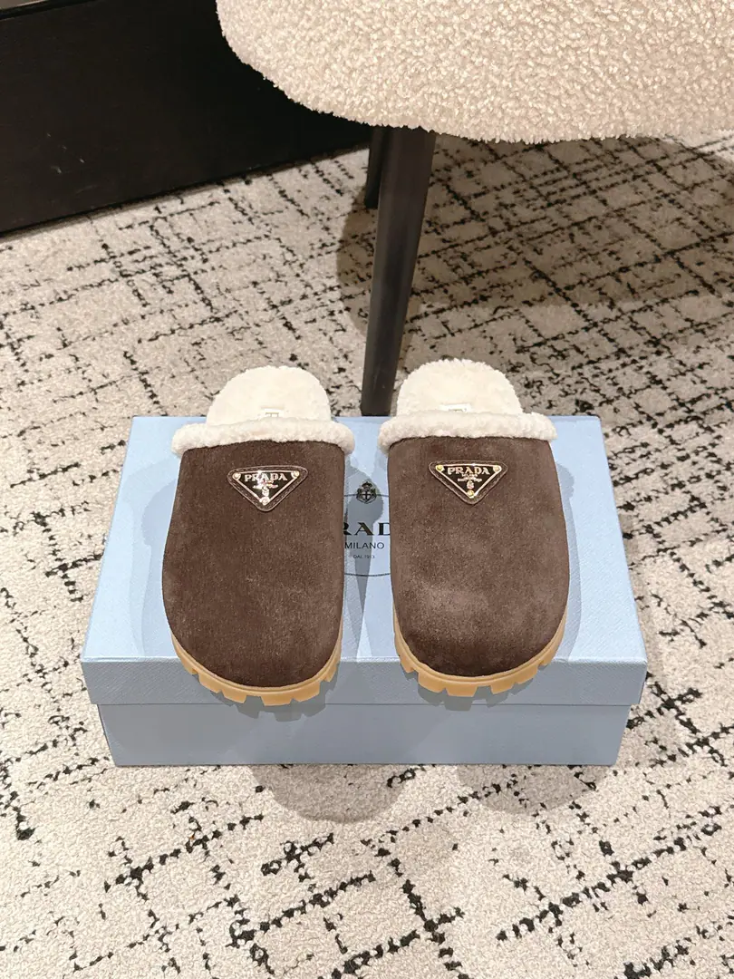 🏧𝐏𝐑𝐀𝐃𝐀The top triangle is Nironwalda, and the snow party is a big, dark, snow-headed metal gear.！ Fancy swirling cow refrigerates. In the blue wool of the Australian sheep./Foot. OriginaltpuRubber Bottom Size35-41 [40.41Custom]