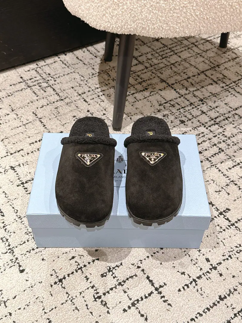 🏧𝐏𝐑𝐀𝐃𝐀The top triangle is Nironwalda, and the snow party is a big, dark, snow-headed metal gear.！ Fancy swirling cow refrigerates. In the blue wool of the Australian sheep./Foot. OriginaltpuRubber Bottom Size35-41 [40.41Custom]