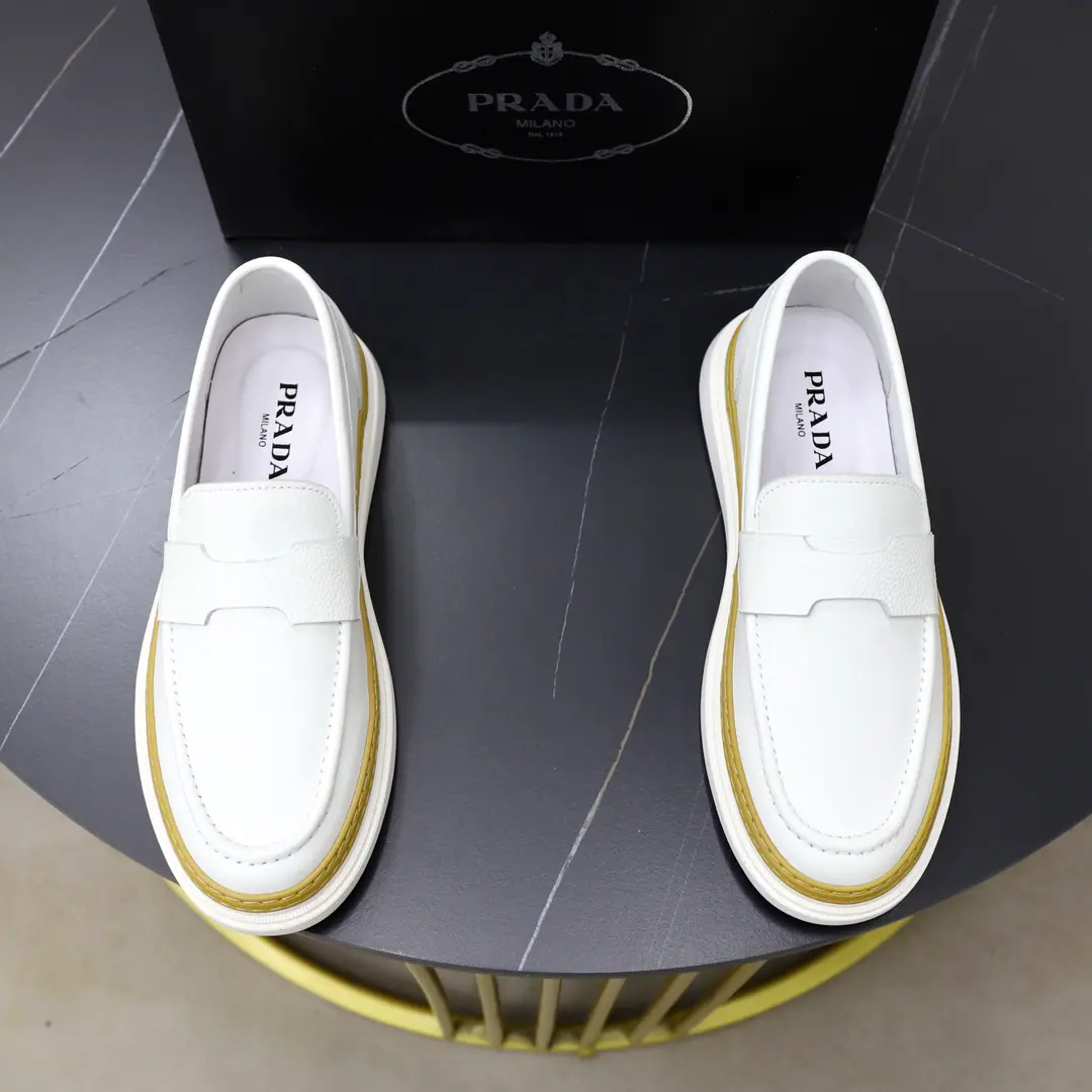 Get out of the factory. 🙅‍♂️🙅‍♂️🙅‍♂️ Brand: Prada.PRADA Standard Code: 38–44（45Make a reservation.） Level: Same as the other two. Materials: Original cow skin. Comfortable pig's skin. ♪ Lightly and oversized ♪ Type: Men's fashion shoes. Run! Sports shoes The noble luxury of the great elements. Top luxury. Colours: Physical Image Colour
