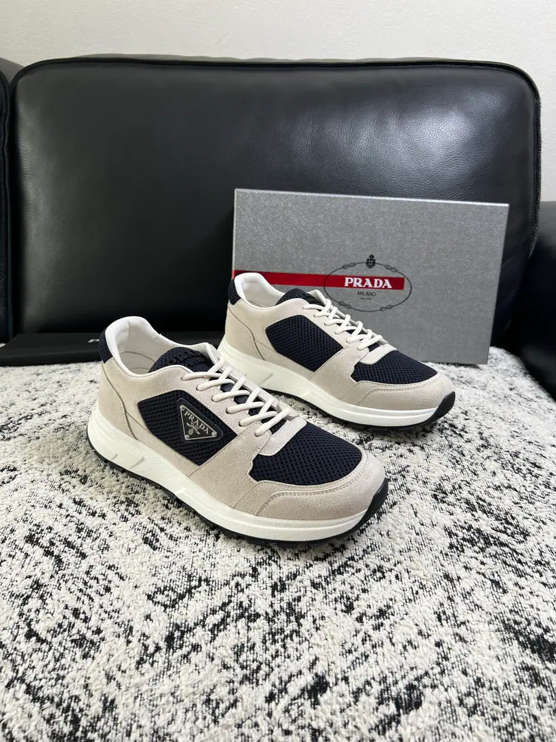 PRADA High Quality Top-level craft Prada. Synchronize cabinets Original plant configuration, Italian imports of original cow-coloured flour, I'll be comfortable importing watered cattle., Shoes under the sole.: The original factory is super comfortable with the original base., The original factory and the single. Codes 39-44（Sold 38 45 ）