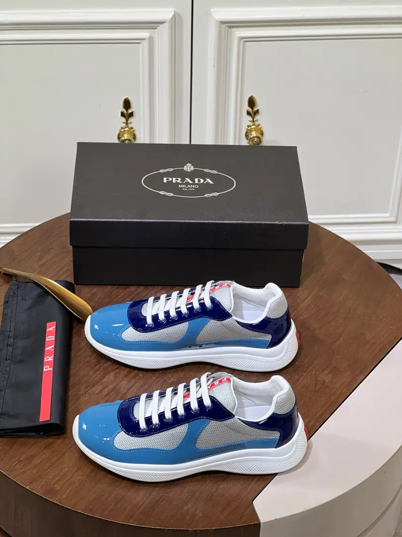 PradaPratt. d🆕New leather shoes.✔️ EmbeddedBikeTexture, It's inspired by classic aesthetics.. The tongue and the soles of the shoe are so well-known.Prada Linea RossaMarking, Further upgrade~ Size: 39-44（38.45.46.47Custom）¥