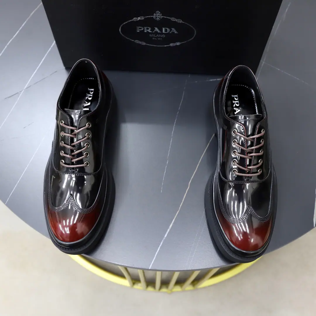 Get out of the factory. 🙅‍♂️🙅‍♂️🙅‍♂️In the cow's skin. Brand: Prada.PRADA Standard Code: 38-44（45Make a reservation.） Level: Same as the other two. Materials: The original high-end cow cover. In the cow's skin. Slipperproof, soft and heavy. Type: Men's fashion boots. The noble luxury of the great elements. Top luxury. Colours: Physical Image Colour