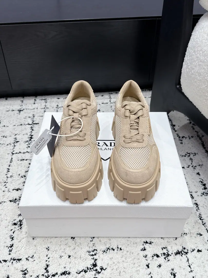 PradaPrada. 26/Latest Thick Leisure sports shoes Biscuit shoes. Classic Upgrade ♪ Long-lasting contours ♪, Retro., Very recognizable., The thin legs are long., Comfort is rising., Absolute Power.. Light style, Add triangulation marks.5.5CMThick, It's all right., It's a mix of leisure styles. ✔️Fabulous.: High-wild-lighted anti-velvet netting ✔️Uchi.: Lamb skin. ✔️Otsumi!: IPBubbles ✔️Bottom: 5.5CM ✔️Size: 36-41（40 41Do it.）