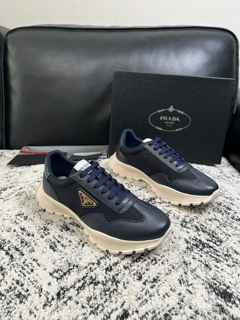 PRADA High Quality Top-level craft Prada. Synchronize cabinets Original plant configuration, Italian imports of original cow-coloured flour, I'll be comfortable importing watered cattle., Shoes under the sole.: The original factory is super comfortable with the original base., The original factory and the single. Codes 39-44（Sold 38 45 ）