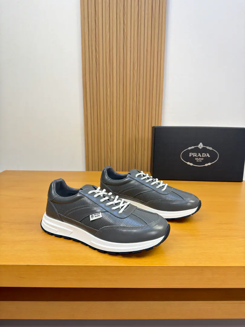 【 PRADA】Prada. High-end quality Original List·Leisure sports shoes Shoe.: Imports🔝Napa Skin., Skins of a puncture., Shoes..The brand of the car.logoCursor, Shoe tongue..Air pressure brandlogo Uchi.: Water-tied cow skin. Otsumi!: It's so light.TPUBubbles·Rubber; Double-coloured base Super-high-quality control.·- I'm doing a little work.: Highlight(High-end·- How expensive.·Slot) Size: 38-44（45, 46, Make a reservation.)·PRD0157