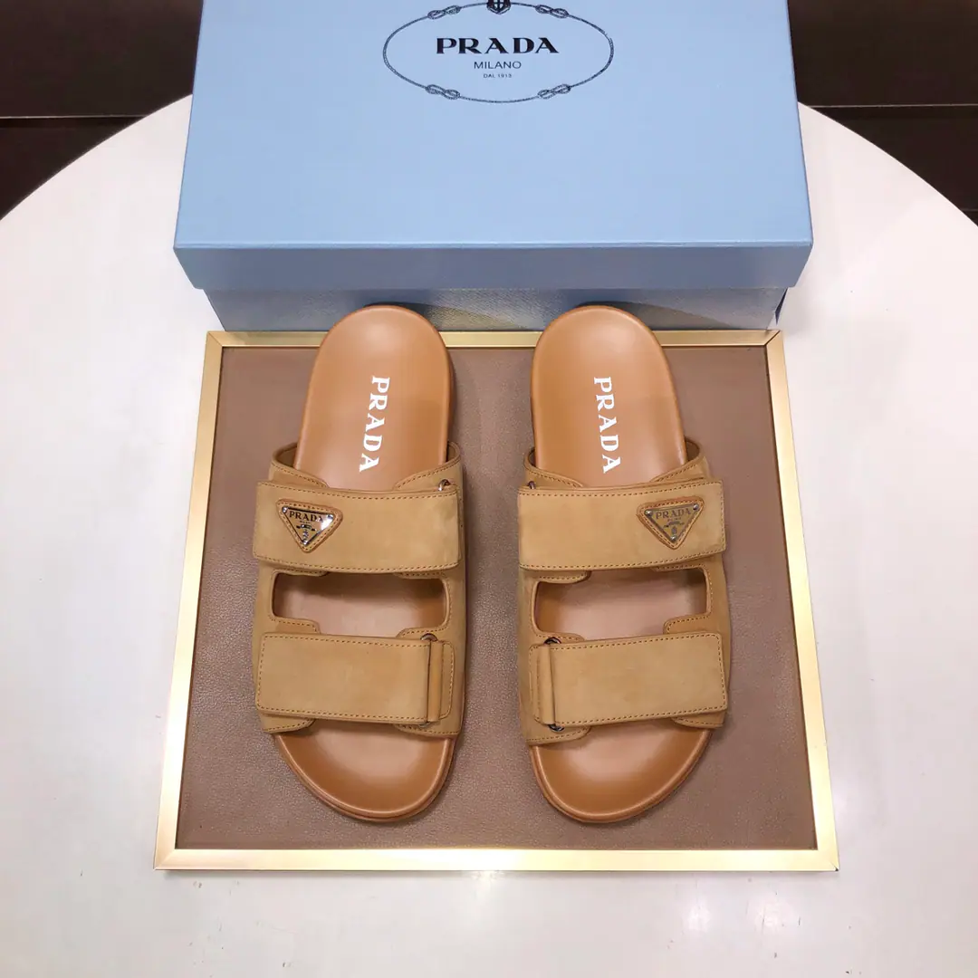 Get out of the factory. 【Prada.PRADA】Couple money. New special slippers., Counter Quality, It's complicated to actually work.🔰The shoe face is good for imported flour.➕🐑In the sheep's skin. It's a pretty test of craftsmanship.➕OriginalpuOtsumi!. Size:Women35-40 Men38-45.