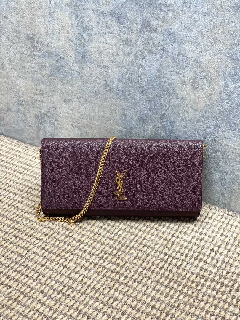 YSLThe chain armpit., The classic caviar presses the skin of a cow.+Gold chains., Jane is so smart.✨. HeadsYSLMetalLogo, It's full of texture.！It's a perfect size for a cell phone., The bag and the everyday stuff., The chains are single.orSlash, Telecommuting, The dinner can be easy.～Black gold is a hundred-and-a-half-pack., Fashion and practical., Yes.YSLOne of the hot ones., It's really worth it.！💼 Model: 851921 Dimensions: 28x12x4cm