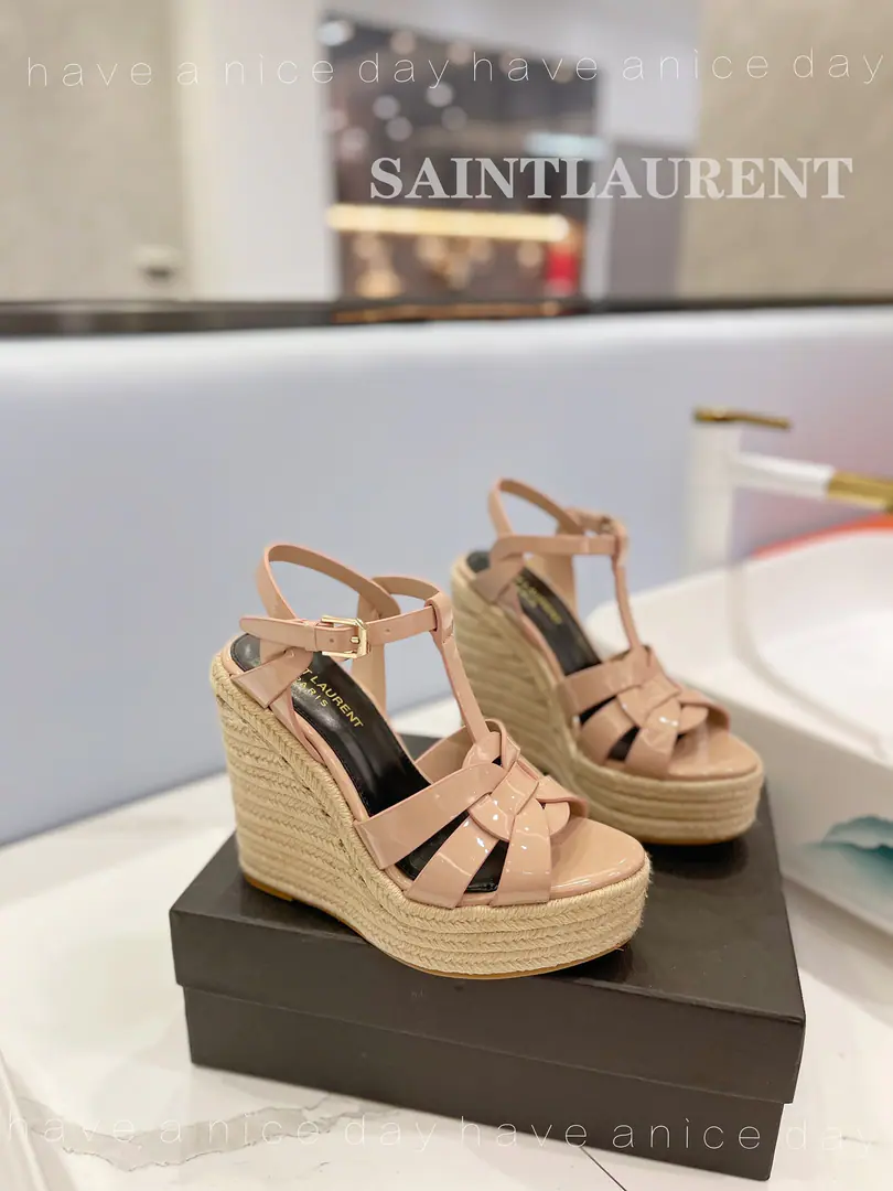 𝙎𝙖𝙞𝙣𝙩 𝙇𝙖𝙪𝙧𝙚𝙣𝙩 Saint Roland. 26High quality manufacture, The latest opposite sex and superb. ️️ Mrs. Super-Micchan-Spring Fashion., Sexy. Elegance The smell is more sexy.. Materials: The shoes are in the skin of the cow.～The insides are covered with foot-and-skins. Otsumi!: Slipperproof rubber floor.. He's tall.: 12.5cm~Water-side.3.5cm Codes: 34～42 Standard Code（34.40.41.42You're gonna have to do it or not.）