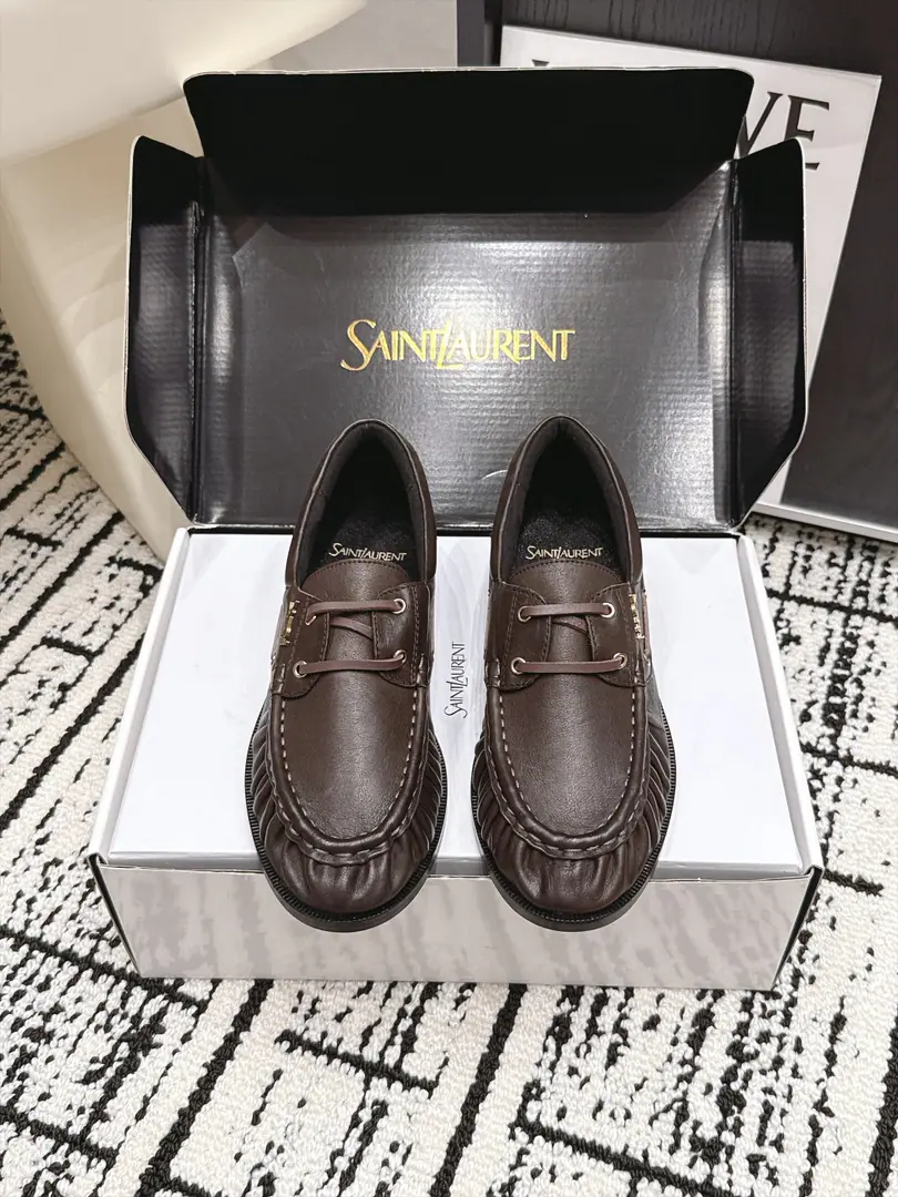 Requisition level Men Saint LaurentSaint Roland. 26/ New morning and autumn, I'm going to be a big fan of the Bean-Fook shoes. Saint Roland.YSLLeFou Doudous Shoes, Continue brand French style. The details of the wrinkles are fine.. - Oh, Pete., The ploughed cattle skin is optional., The soles of the flat and comfortable shoes., It's a combination of face and reality., Suitable suit., Tsk., Half skirt., Unlock the locks and put them on.. Fabulous.: Shea skin grinding sands./Counter-featur. Uchi.: Lamb skin. Otsumi!: Original Open Template Custom Bottom Size: 34-47（Women34 41 42 43 Men38 45 46 47Do it.）