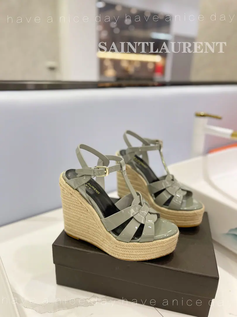 𝙎𝙖𝙞𝙣𝙩 𝙇𝙖𝙪𝙧𝙚𝙣𝙩 Saint Roland. 26High quality manufacture, The latest opposite sex and superb. ️️ Mrs. Super-Micchan-Spring Fashion., Sexy. Elegance The smell is more sexy.. Materials: The shoes are in the skin of the cow.～The insides are covered with foot-and-skins. Otsumi!: Slipperproof rubber floor.. He's tall.: 12.5cm~Water-side.3.5cm Codes: 34～42 Standard Code（34.40.41.42You're gonna have to do it or not.）