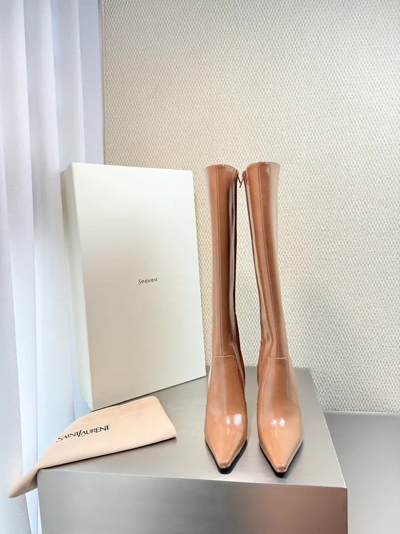 YSL- Knees and boots. Yvette Saint LaurentSaint Roland. logo Fine He's tall.10.5 Elegance Airfield khaki Cow skin. The most women-friendly forest in the world. A dead-end shoe. Hold up the air.💪 Comfortable little sheep skin. Material The quality of the air is so high.💯 Importing sheep's skins Footie Comfortable. Italian imports are so thick. Codes: 35 36 37 38 39 40 41 42（40 41 42Sold） Packaging with cabinets