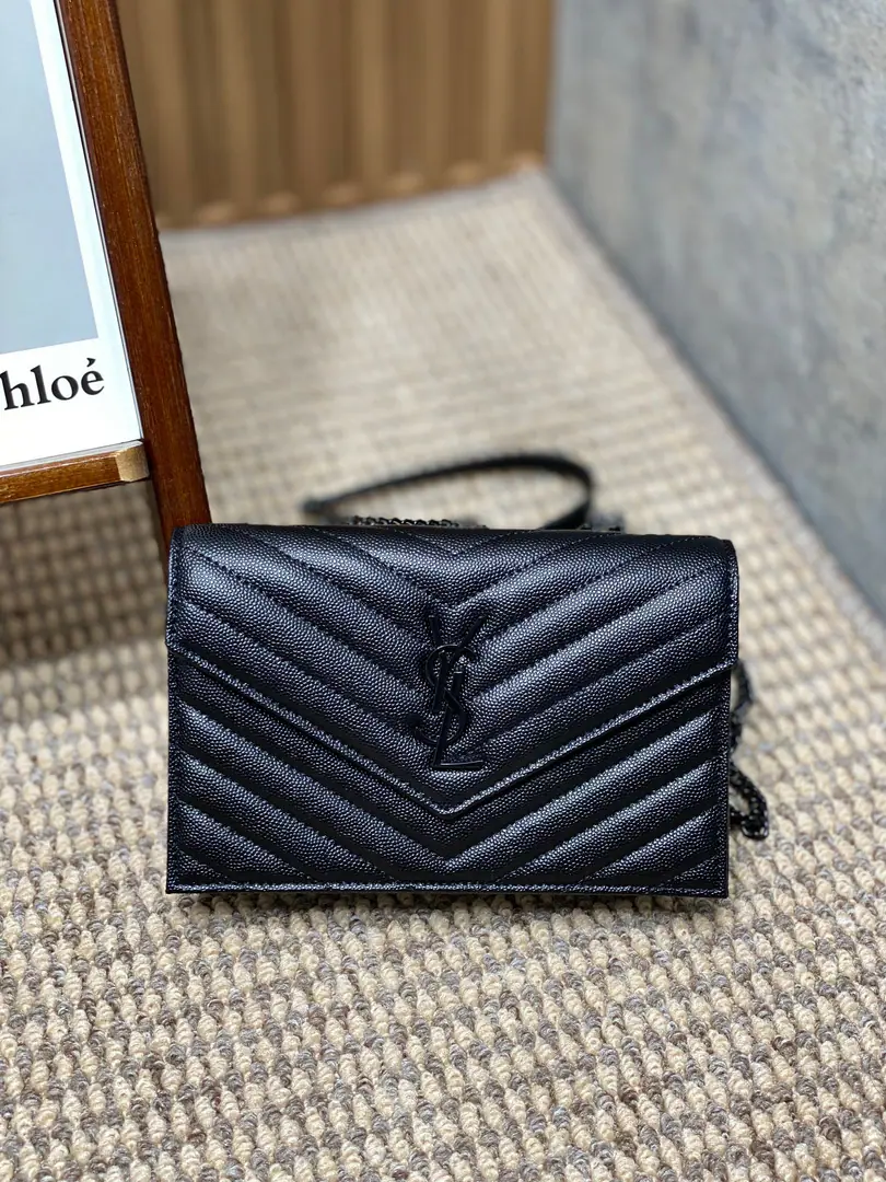 P YSLSaint Roland. A caviar striped bag. With a stripable shoulder belt. But as a handbag 6A knob. 1A zipper coin bag. 1A paper-coin layer. - It's a practical payment. Dimensions19×12.5×4 Encoding441974