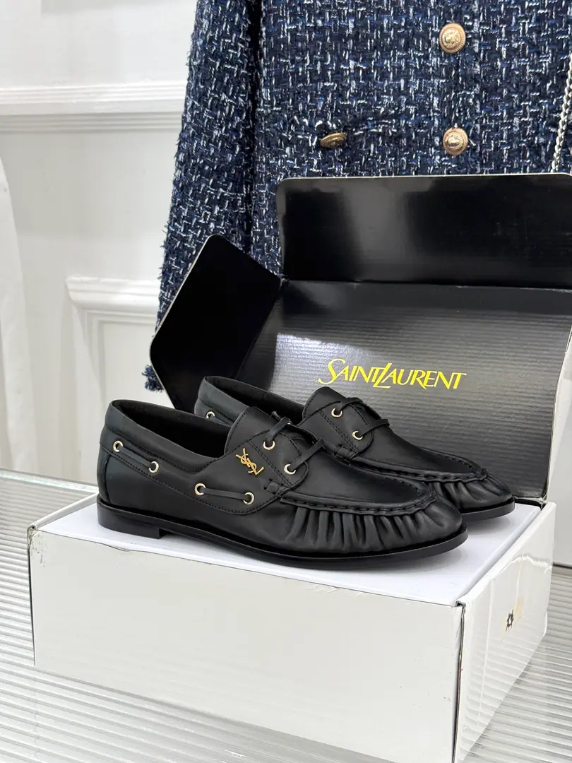 Female/Men 🏧𝐒𝐚𝐢𝐧𝐭 𝐋𝐚𝐮𝐫𝐞𝐧｜𝐘𝐒𝐋Saint Roland. New couple money.👫LeFlell Shoes. Top Version The fabric is imported in the original form. The insides are all sheep's skin. The original Italian import is really a big one. Female size: 34-43 [34.41.42.43Custom] Men: 38-47 [38.46.47Custom] A prototype plane box