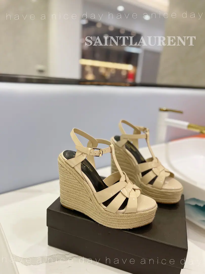 𝙎𝙖𝙞𝙣𝙩 𝙇𝙖𝙪𝙧𝙚𝙣𝙩 Saint Roland. 26High quality manufacture, The latest opposite sex and superb. ️️ Mrs. Super-Micchan-Spring Fashion., Sexy. Elegance The smell is more sexy.. Materials: The shoes are in the skin of the cow.～The insides are covered with foot-and-skins. Otsumi!: Slipperproof rubber floor.. He's tall.: 12.5cm~Water-side.3.5cm Codes: 34～42 Standard Code（34.40.41.42You're gonna have to do it or not.）