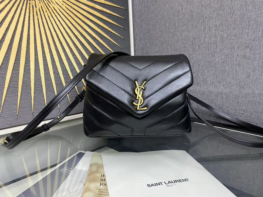 【🔝Top First List】yslThe cabinet's up to date with the slashing bags., Softly and stylishly flip the bag., Shoulder band adjustable, More straps to separate parts of the wristband., Disassemble into a withdrawal.（Handbag.）, Import of Italian original cattle skin, There's a zipper bag in the bag., 3A knob.！Multifunctional and special.！Model: 467072Dimensions: 20X14X7cm