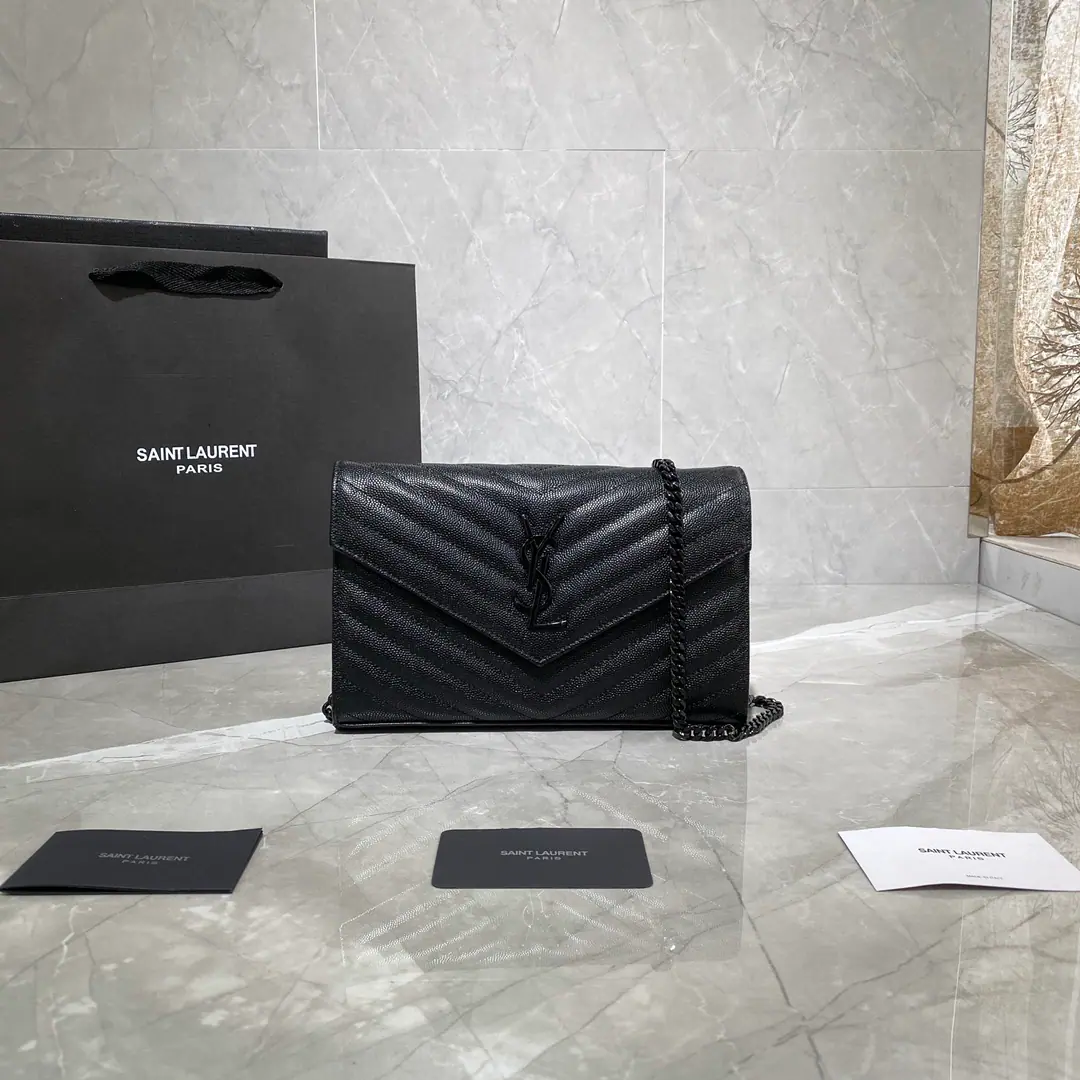 #𝑴𝒐𝒏𝒐𝒈𝒓𝒂𝒎 𝑾𝒐𝒄# MONOGRAMA caviar-twilighted envelope..A super-functional little bag., The classic style., Upgrade the most advanced version, %Italian cattle skins are finely crafted.. Custom MetalsYHome.logoShow your personality.. Retrieval design to ensure security of use. The bag is big., It's in the bag.20A card slot., Two banknotes., Two central partitions., A zipper bag., Everything.！ Model: 377828 Dimensions: 22.5x14x4cm