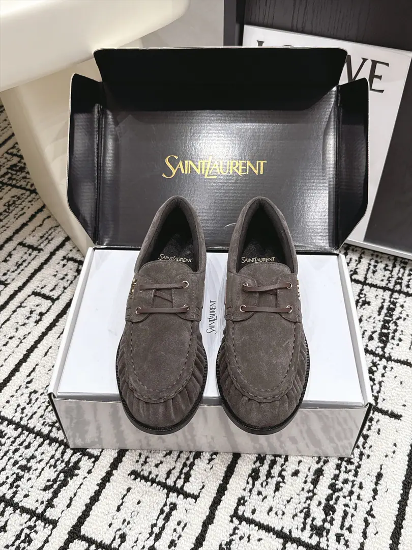 Requisition level Men Saint LaurentSaint Roland. 26/ New morning and autumn, I'm going to be a big fan of the Bean-Fook shoes. Saint Roland.YSLLeFou Doudous Shoes, Continue brand French style. The details of the wrinkles are fine.. - Oh, Pete., The ploughed cattle skin is optional., The soles of the flat and comfortable shoes., It's a combination of face and reality., Suitable suit., Tsk., Half skirt., Unlock the locks and put them on.. Fabulous.: Shea skin grinding sands./Counter-featur. Uchi.: Lamb skin. Otsumi!: Original Open Template Custom Bottom Size: 34-47（Women34 41 42 43 Men38 45 46 47Do it.）