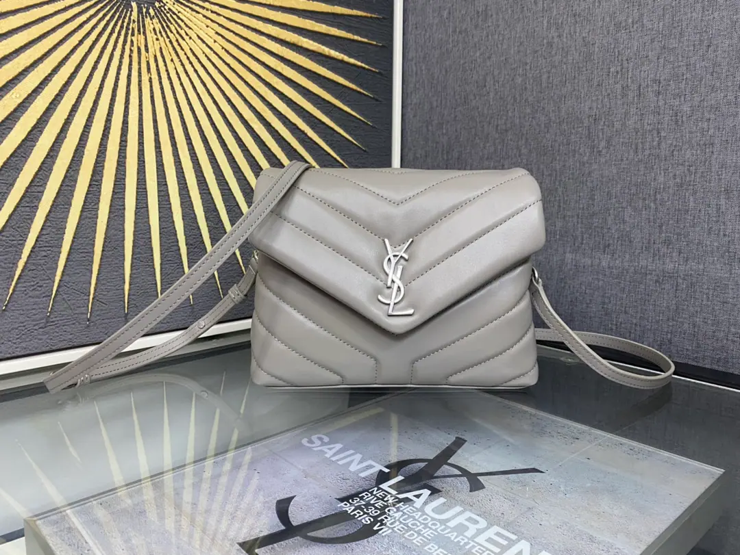 【🔝Top First List】yslThe cabinet's up to date with the slashing bags., Softly and stylishly flip the bag., Shoulder band adjustable, More straps to separate parts of the wristband., Disassemble into a withdrawal.（Handbag.）, Import of Italian original cattle skin, There's a zipper bag in the bag., 3A knob.！Multifunctional and special.！Model: 467072Dimensions: 20X14X7cm