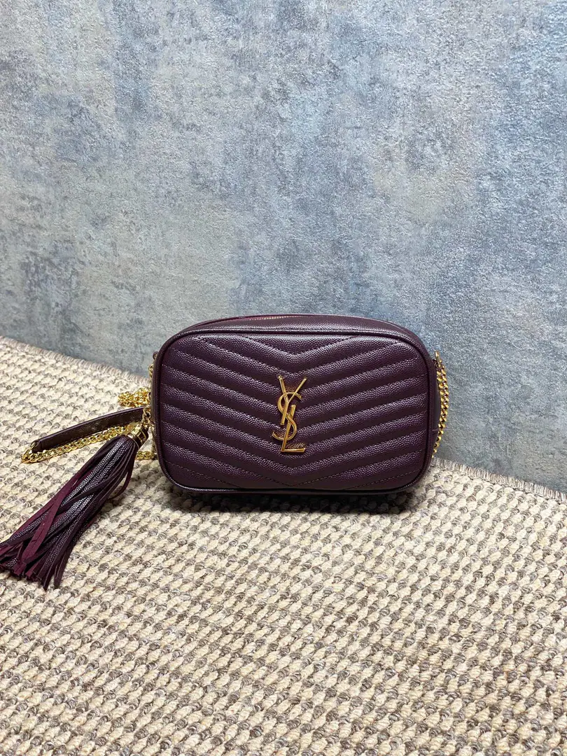 YSLFlux camera bag, LOUSeries, Caviar, cow leather., It's a milling-up., It's perfect for regular commutes or out of town.！Quietly., Gold chains.+Lusoe Design, Fashion and grace.✨. Inside., That's a great touch., The capacity to load a cell phone., Cosmetics, etc.. Colour+YSLGold., Brand recognition., You don't pick up clothes., It's a good work., It's a classic St. Roland.！ Dimensions: 18x11x5cm Encoding: 505731